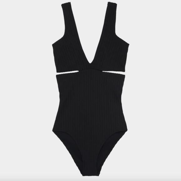 ISO Araks Ursa One Piece Black Rib - Size S or M - Picture 3 of 3